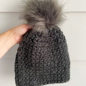 Stella & Dot Toque Hat with two removable pompoms